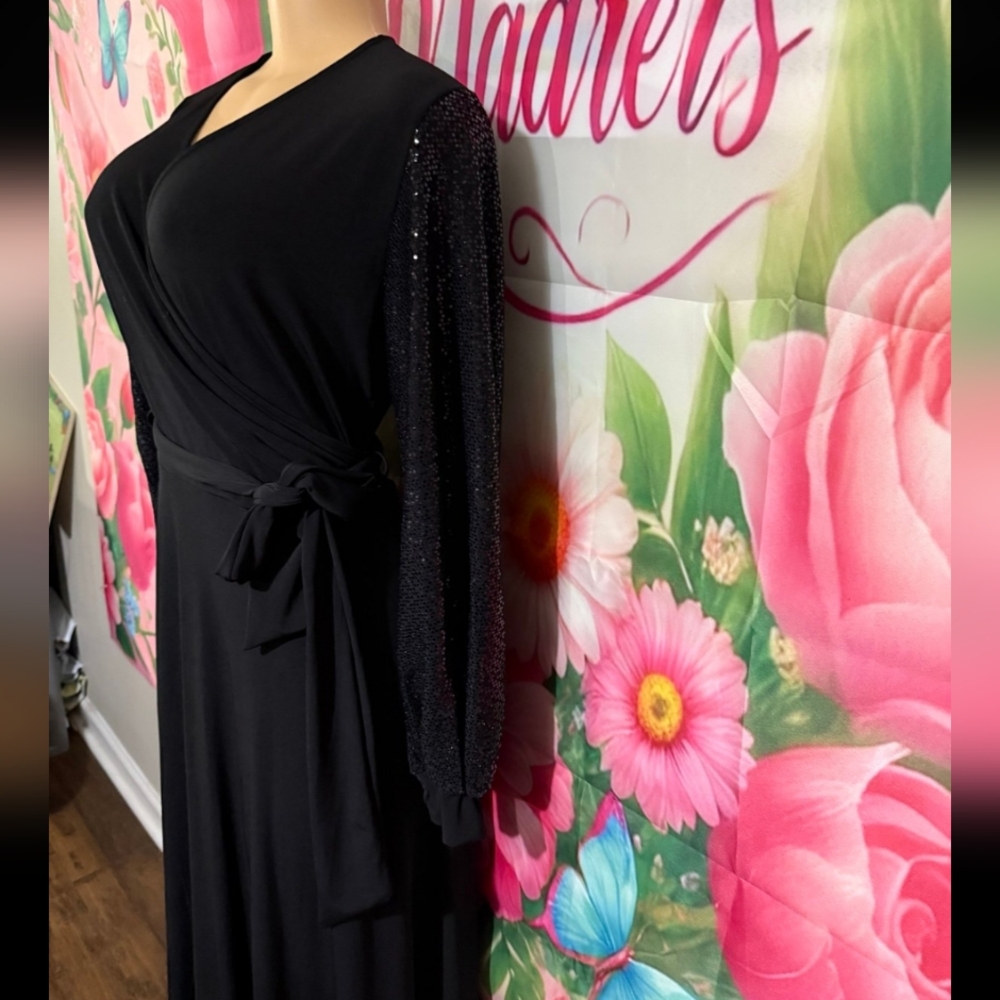 Elegant Black Wrap Dress - Picture 4 of 8